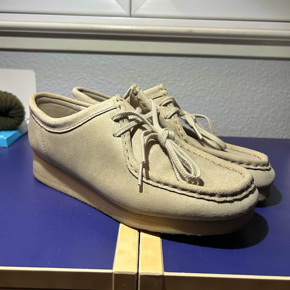 Women’s Clarks Wallabees tan